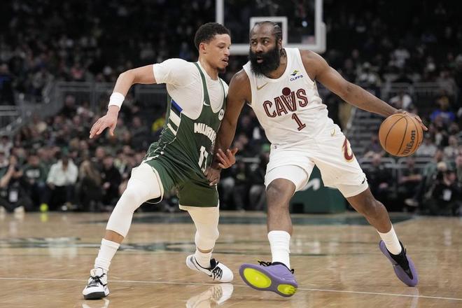 哈登强势回暖率队逆转雄鹿 骑士拒绝逆转险胜