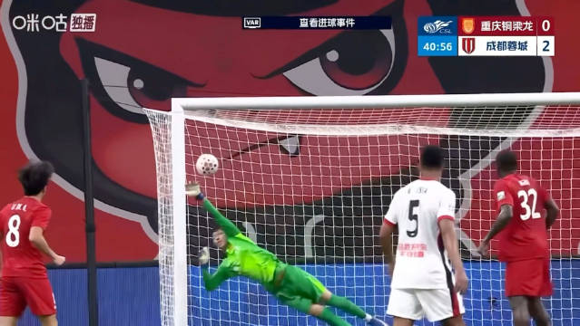 哈兰德盛赞阿尔瓦雷斯神似阿圭罗