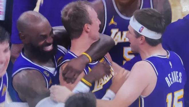 火箭阿门18板创生涯新高 湖人肯纳德神射助队豪