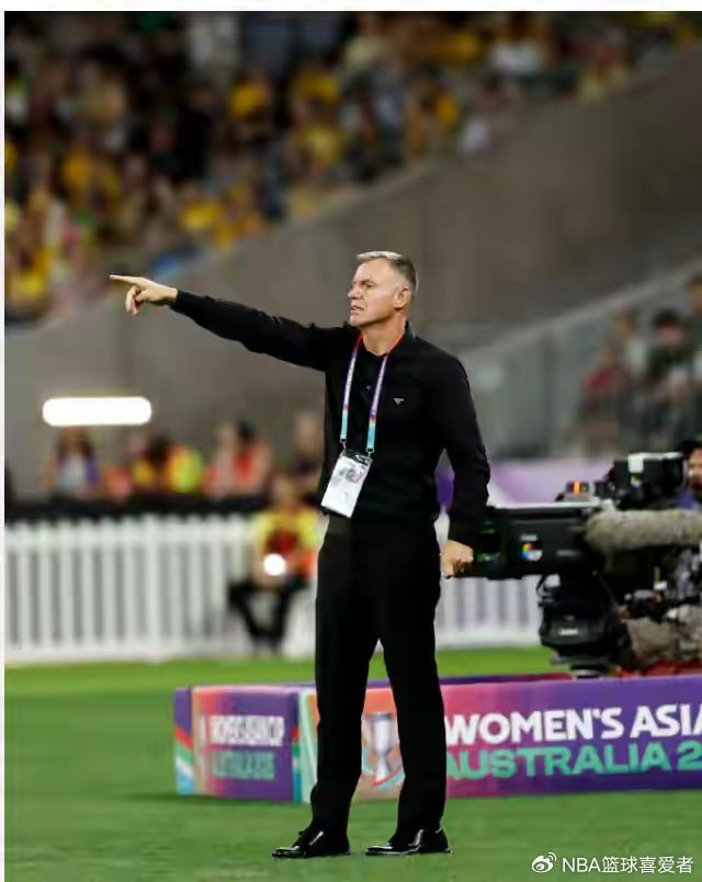 中国女足亚洲杯四强遭澳大利亚逆转 战术短板引