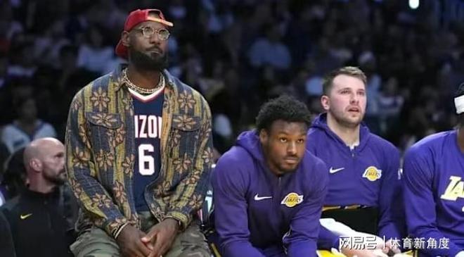 东契奇与里夫斯欧洲疗伤引争议 美国专家质疑治