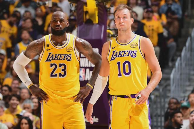 从被打懵到控场：湖人如何用沉着逆转火箭G1？