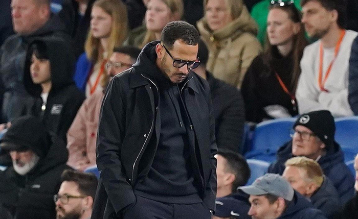 切尔西主帅罗塞尼尔因战绩不佳被解雇